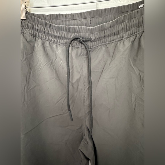 Men’s M Old Navy Active Sweatpants Joggers Bundle Gray Tapered Zip Pocket 2-Pack - Picture 10 of 14